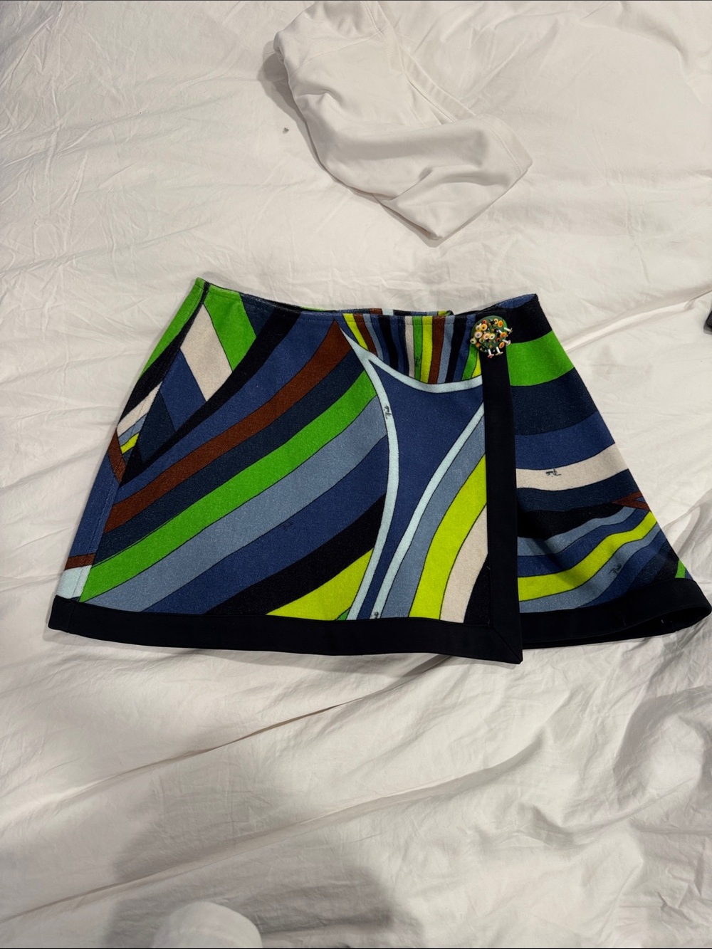 Emilio Pucci Multicolor Graphic Circle Skirt with Jeweled Button - Picture 2 of 3